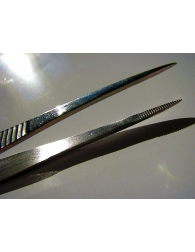 Penseta din otel varfuri ascutite