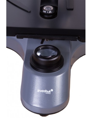 Microscop monocular Levenhuk 700M