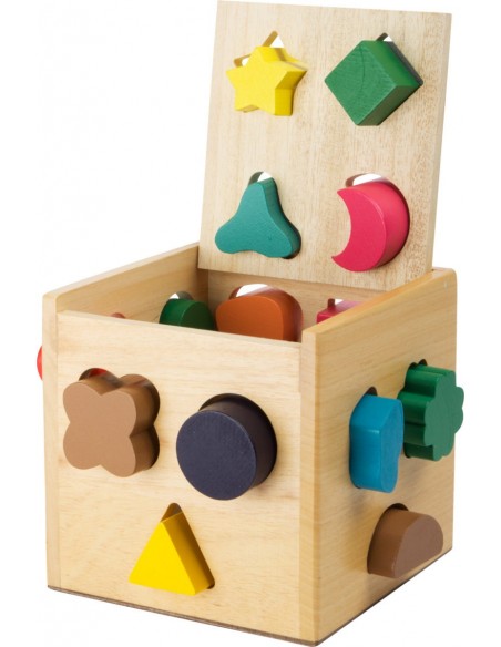 Cub din lemn cu forme de sortat